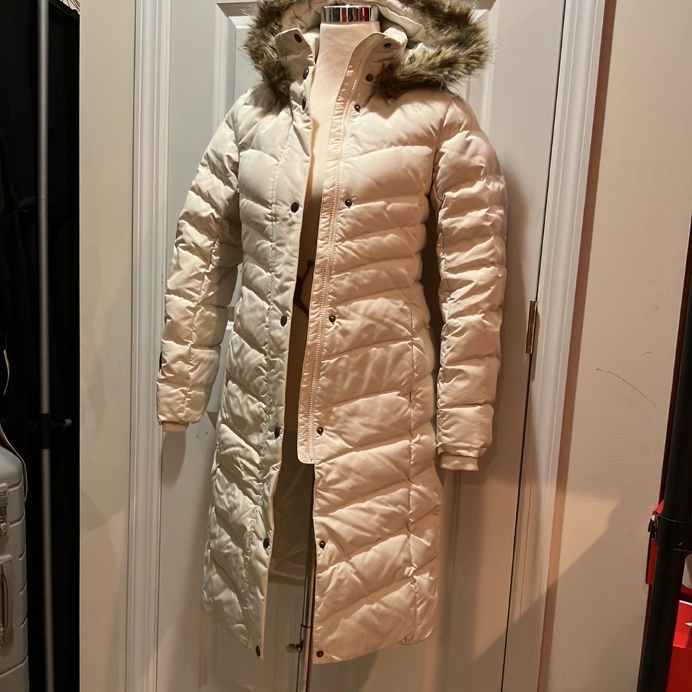 Brooks Brothers Cream Puffer Coat with Faux
Fur Hood Trim